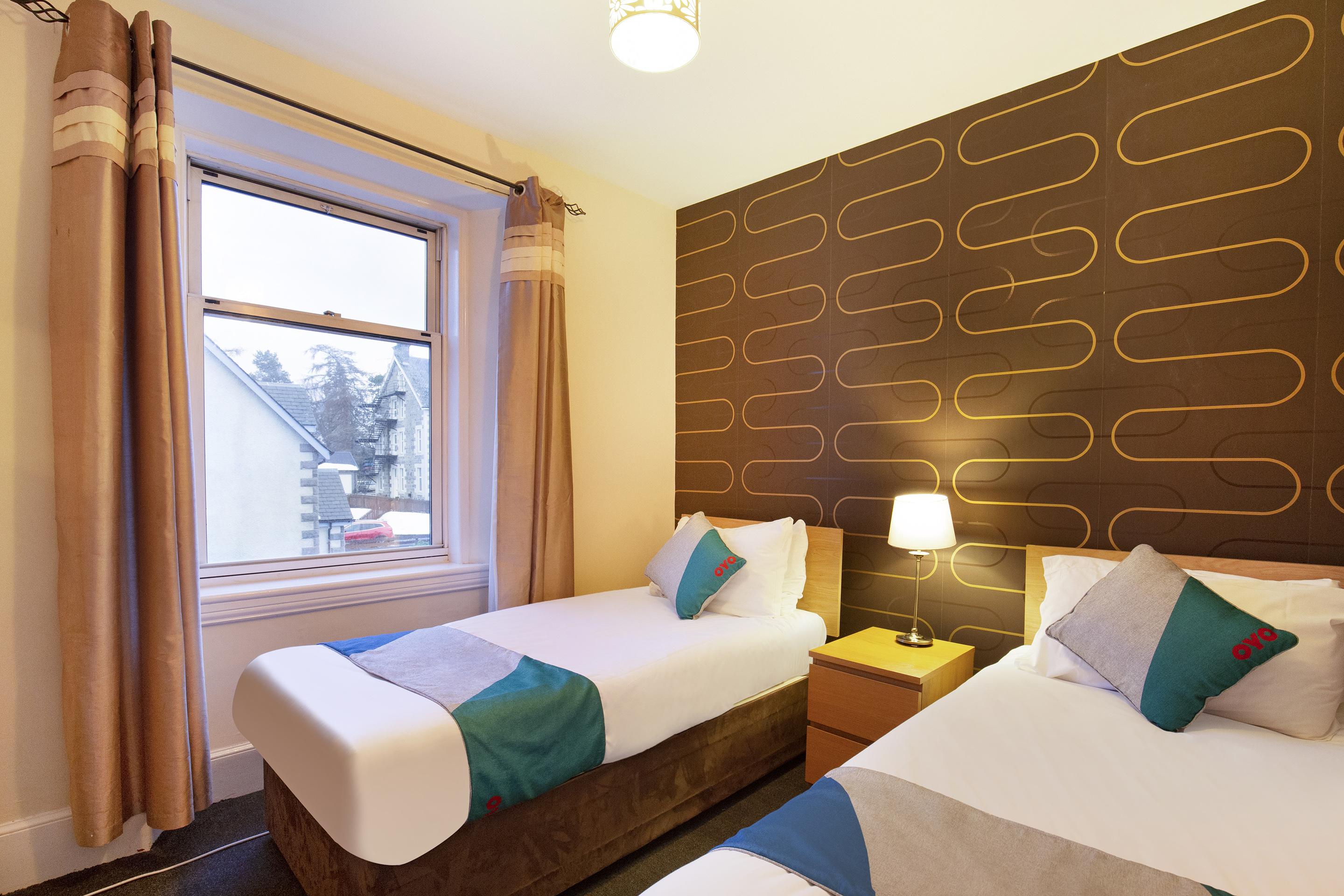 Oyo Braeriach Hotel, Highlands Scotland Newtonmore Bagian luar foto