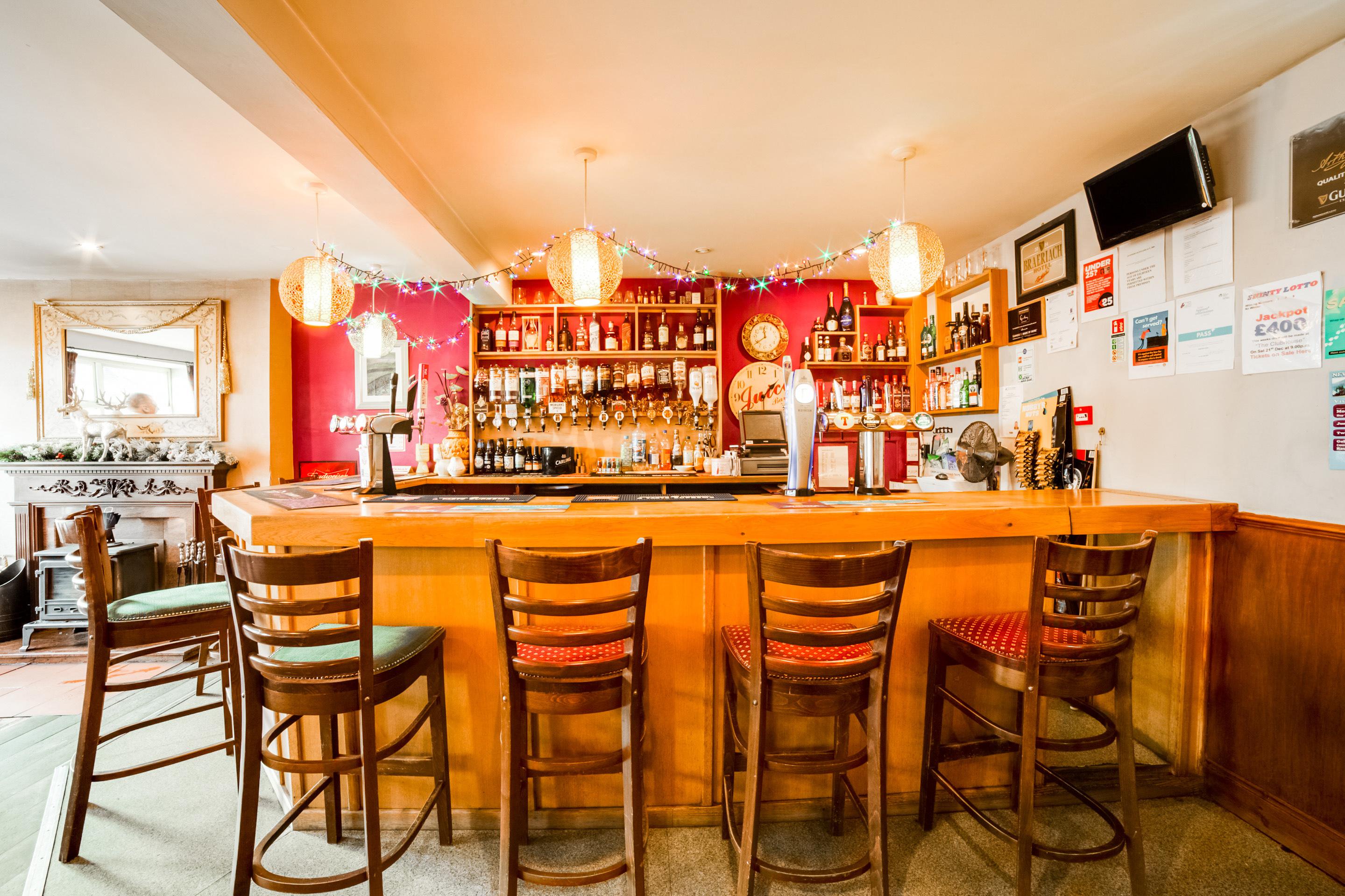 Oyo Braeriach Hotel, Highlands Scotland Newtonmore Bagian luar foto