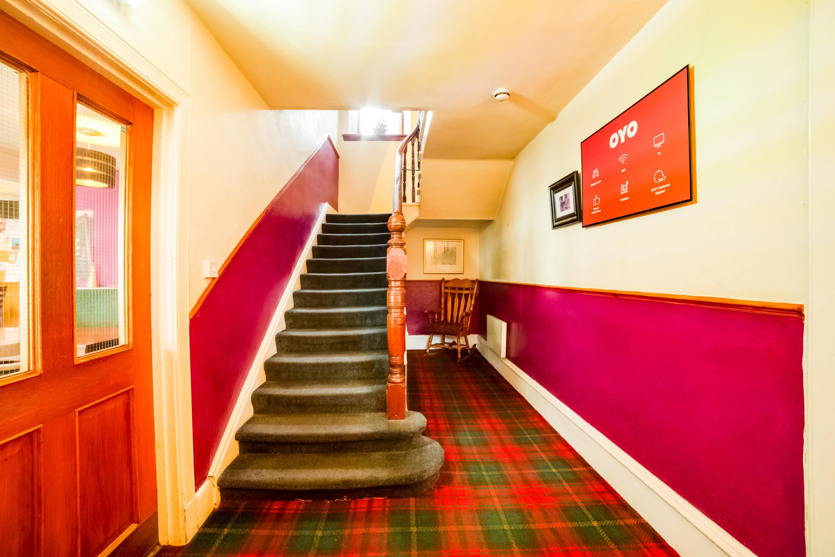 Oyo Braeriach Hotel, Highlands Scotland Newtonmore Bagian luar foto