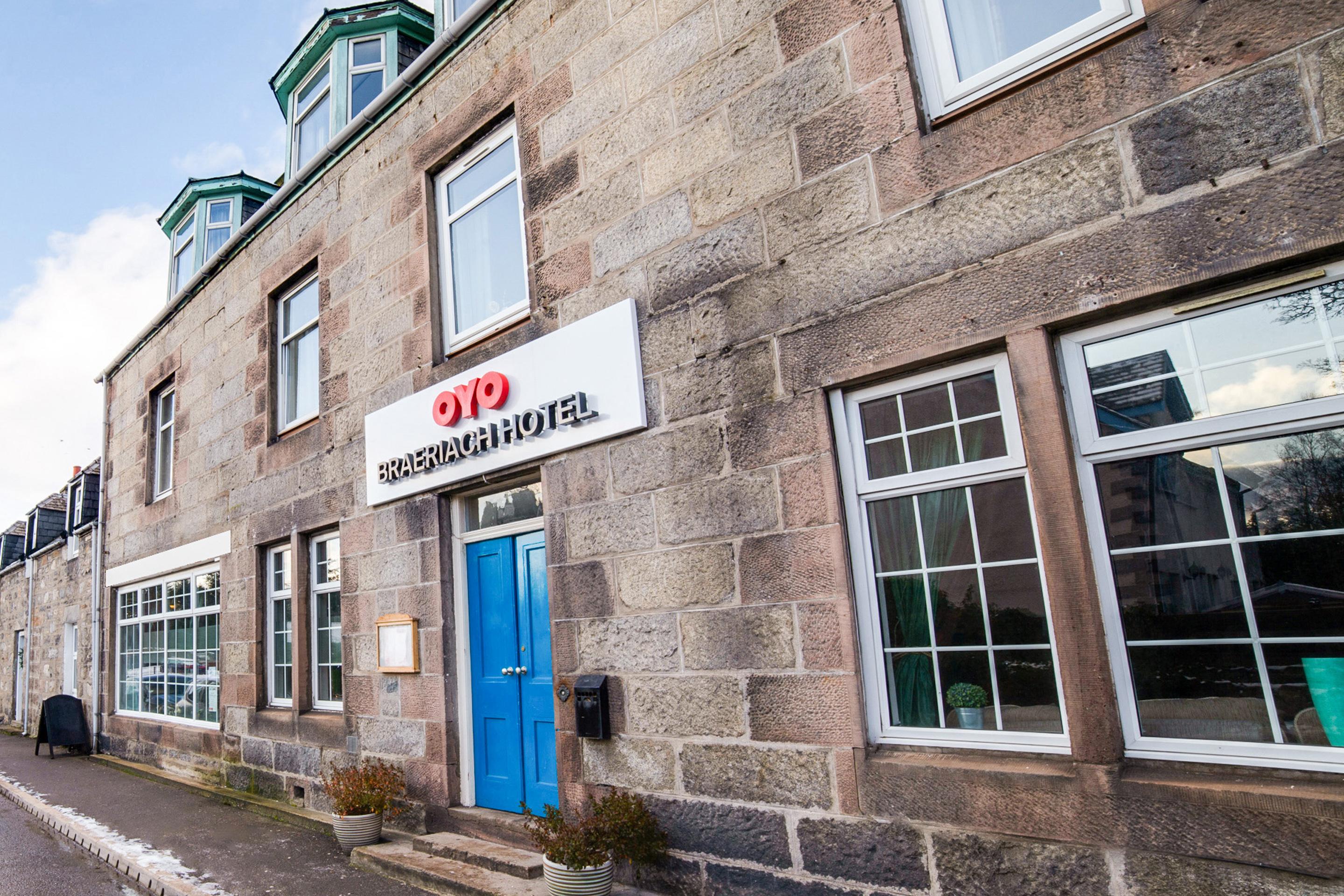 Oyo Braeriach Hotel, Highlands Scotland Newtonmore Bagian luar foto