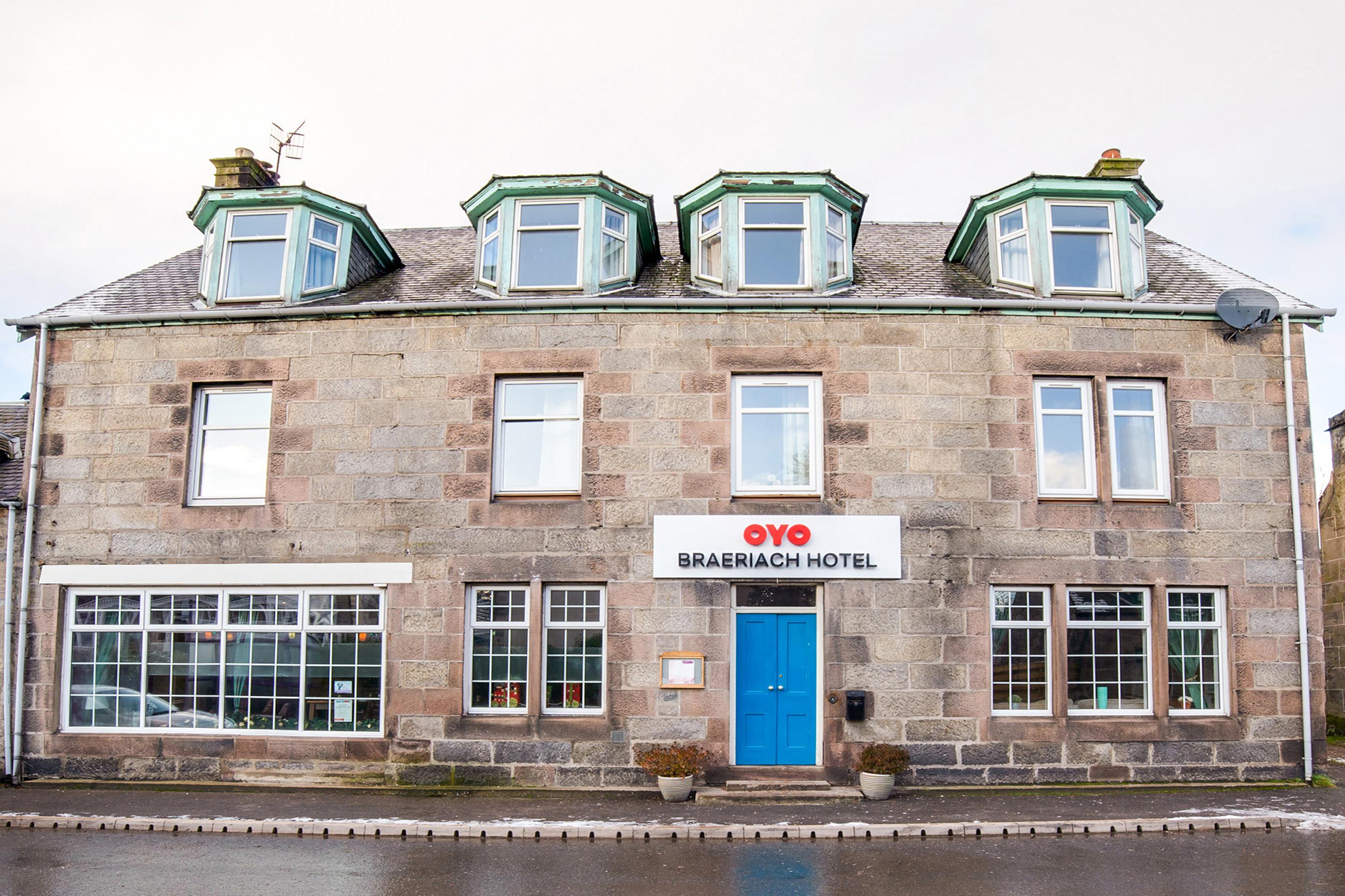 Oyo Braeriach Hotel, Highlands Scotland Newtonmore Bagian luar foto
