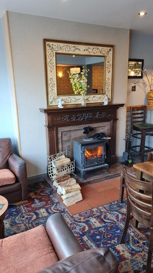 Oyo Braeriach Hotel, Highlands Scotland Newtonmore Bagian luar foto
