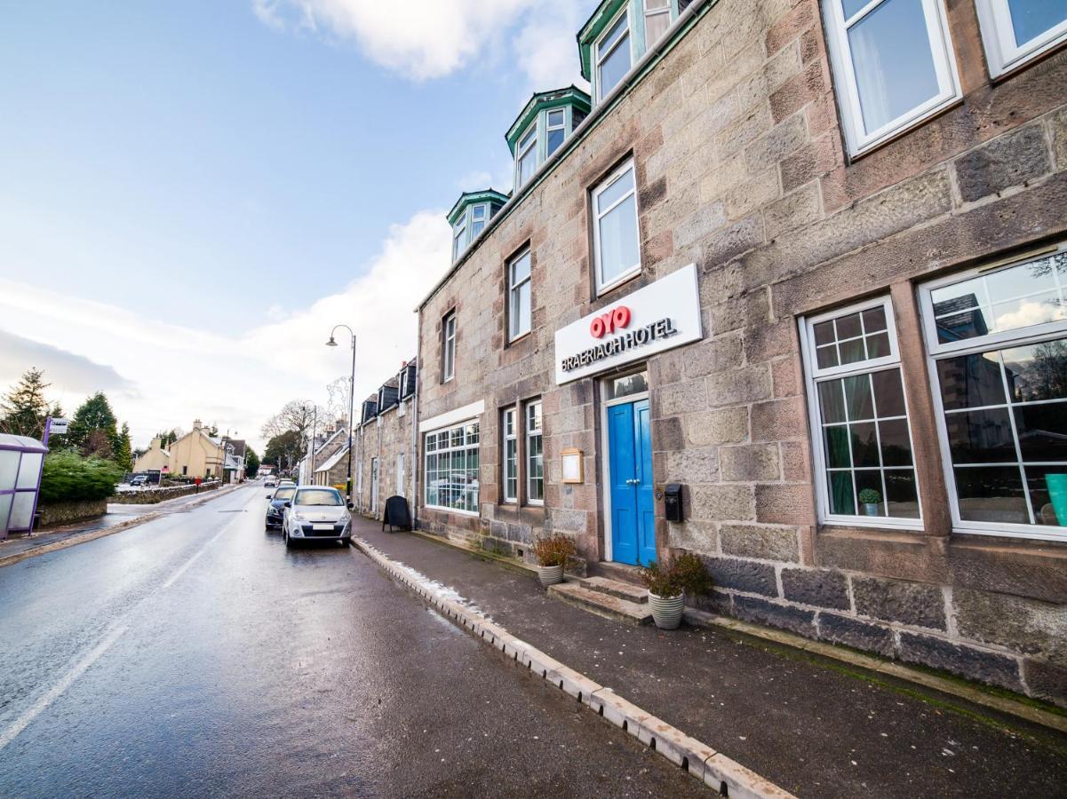 Oyo Braeriach Hotel, Highlands Scotland Newtonmore Bagian luar foto